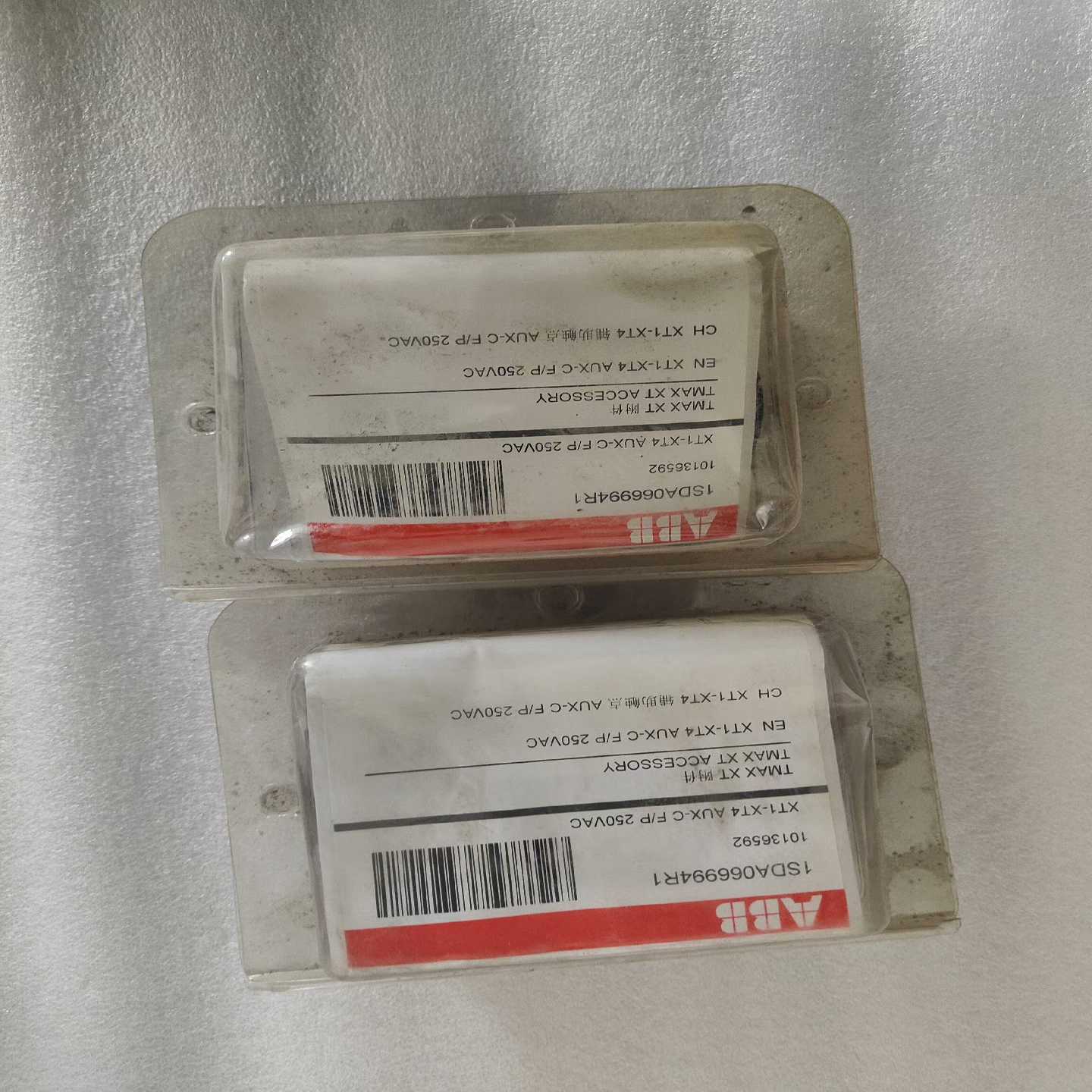 询价~ABB 辅助触点AUX-C 250V 2Q+1SY 3P/4