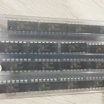 150PCS LOTS OF PIC16F1503IP MICROCHIP 8bit Microcontroller I