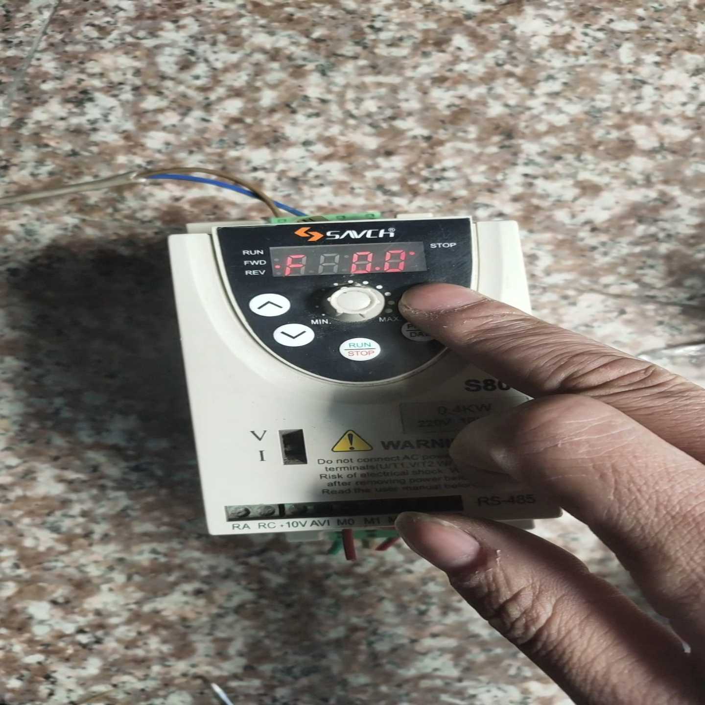 咨询-S800-2S0.4G功能9成新三碁变频器0.4KW单相
