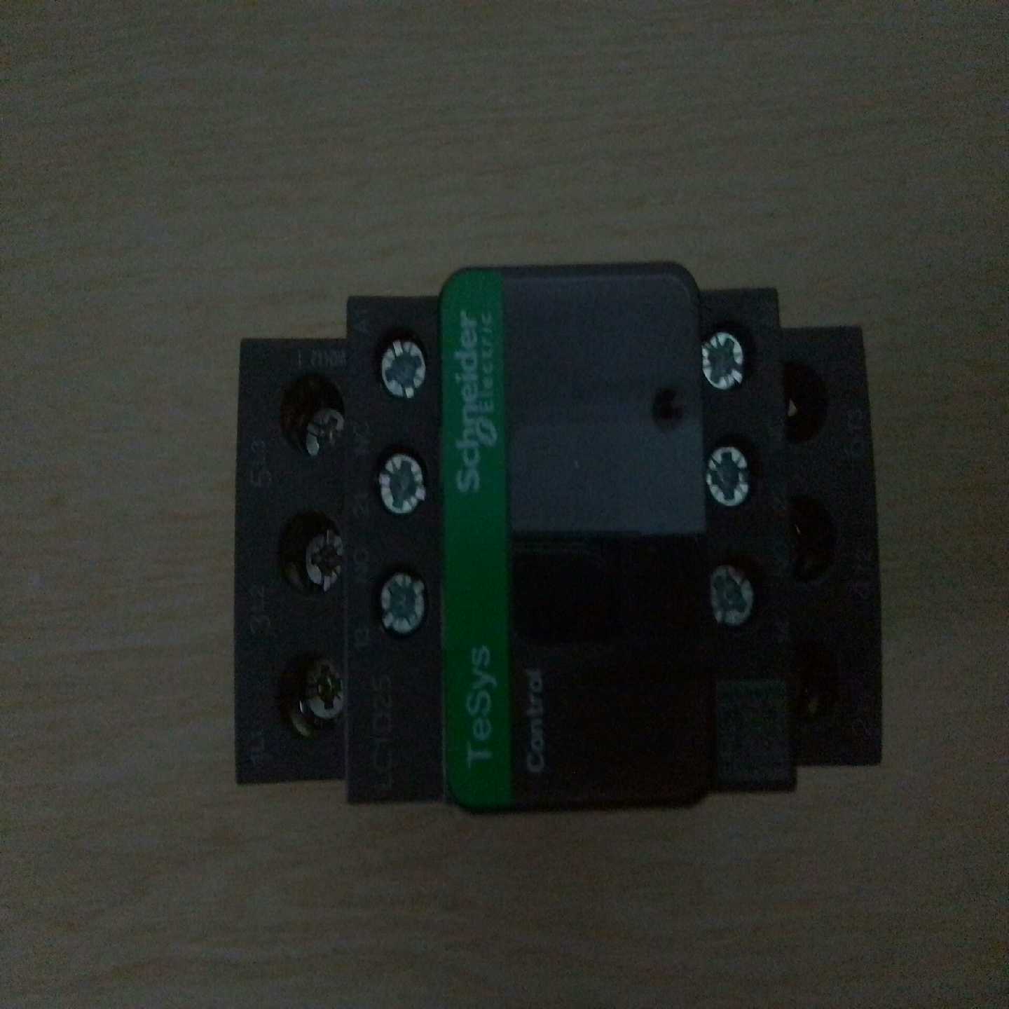 询价施耐德交流接触器LC1D25M7C，220V/50Hz，额定