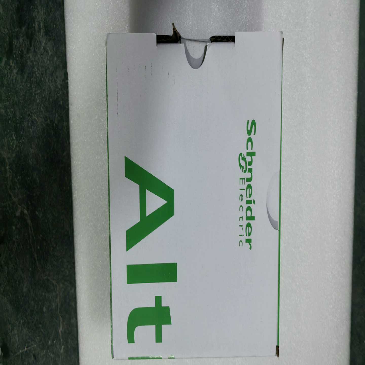 议价施奈德变频器,1.5,V12154全新适用