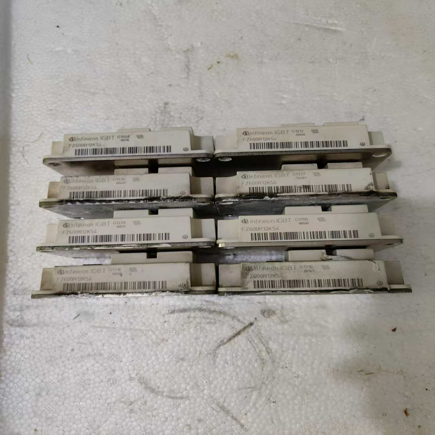 咨询-英飞凌模块，型号FZ600R12KS4，九成新，功能正常，标