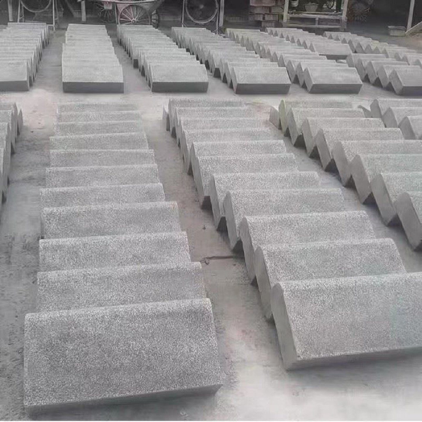 仿石材PC路牙石水泥路沿石混凝土路缘石异形马路道牙路侧石芝麻灰