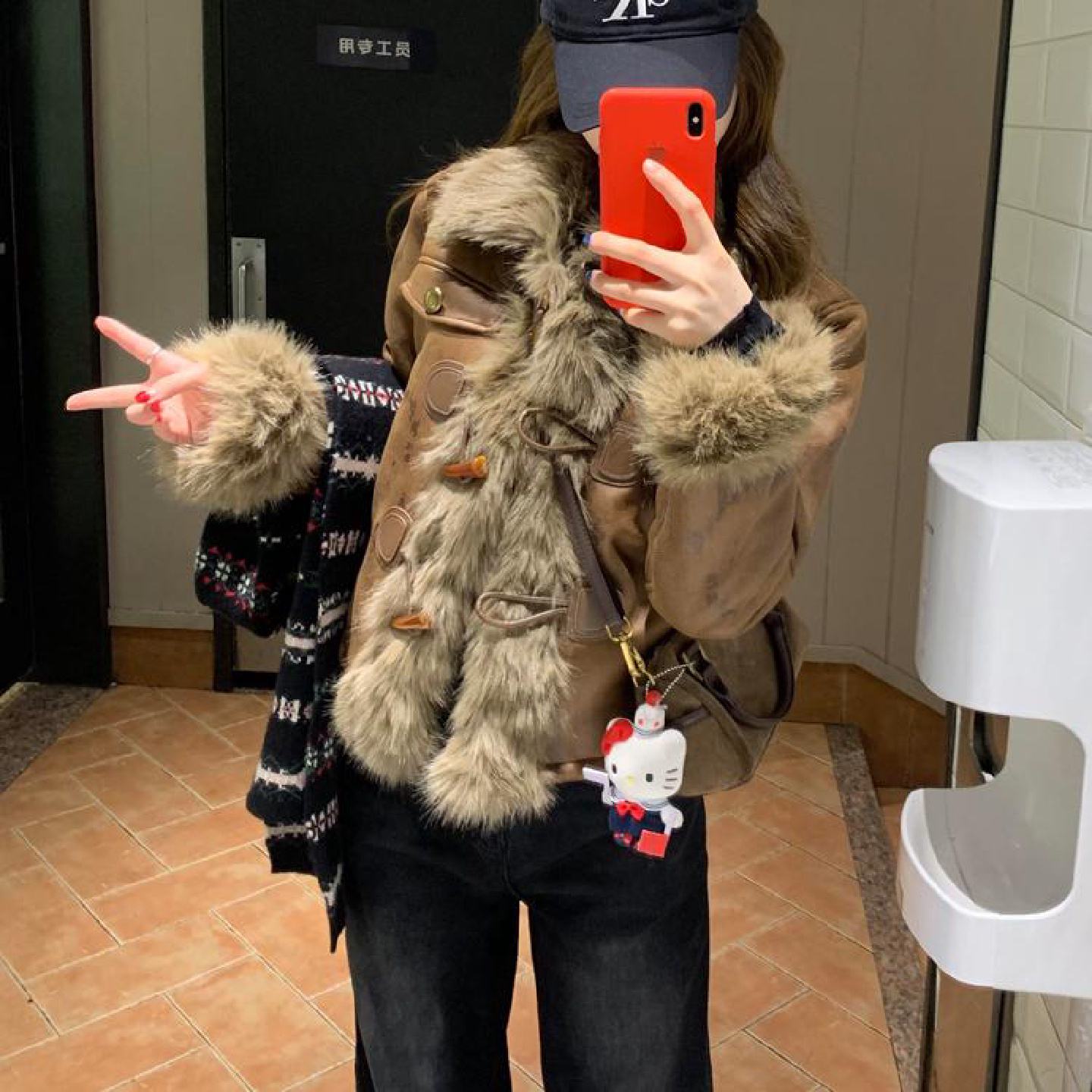 设计复古毛毛外套女冬季新款高级洋气麂皮绒加厚拼接仿狐狸毛皮草