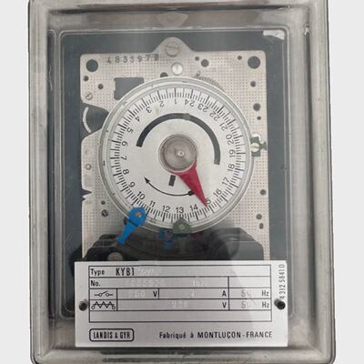 LANDIS  GYR KYB1 WU 4833978 250V 2A PROGRAMMABLE CLOCK