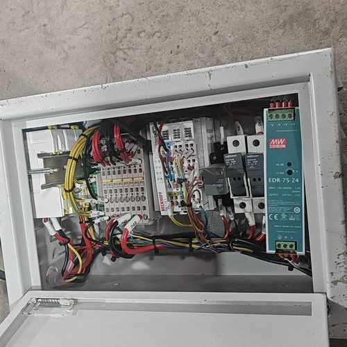 拆机倍福EK1100和1个模块连带整个机箱一起卖600元--议价商品