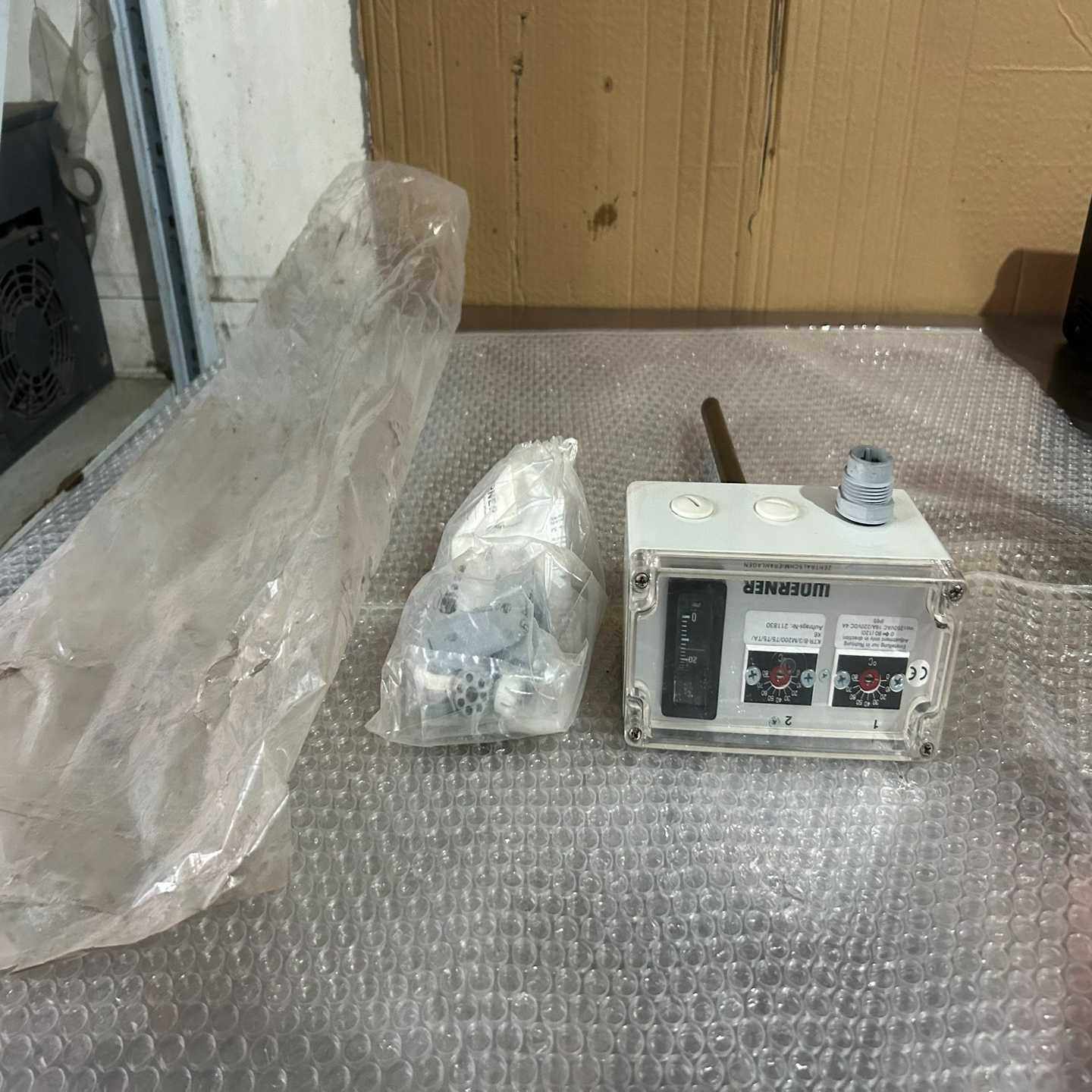 德国WOERNER威钠温度传感器，型号KTR-B/3/M20--议价商品