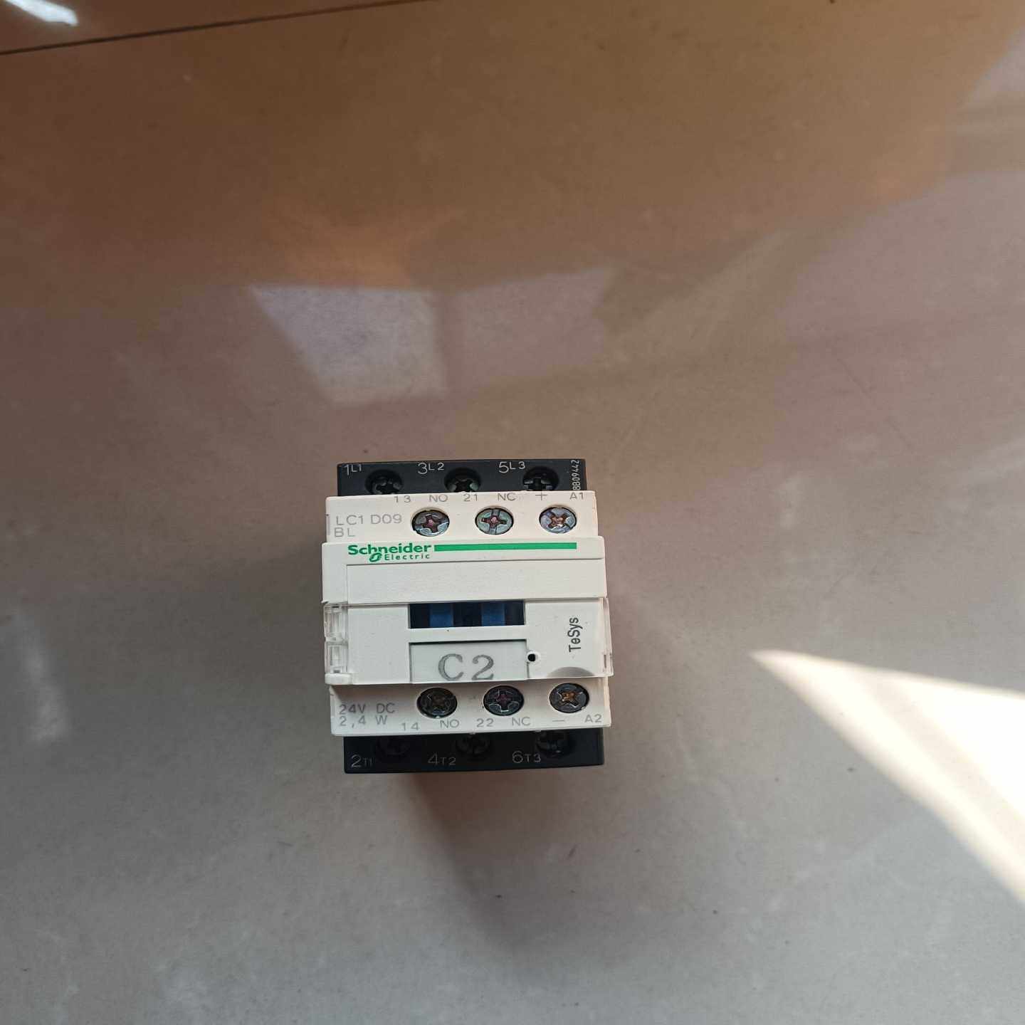 施奈德接触器LC1D09BL.成色如图询价