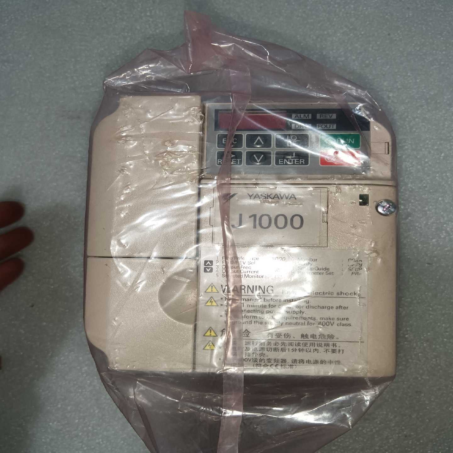 咨询-安川j10000.75千瓦的一台。型号cimrjb4