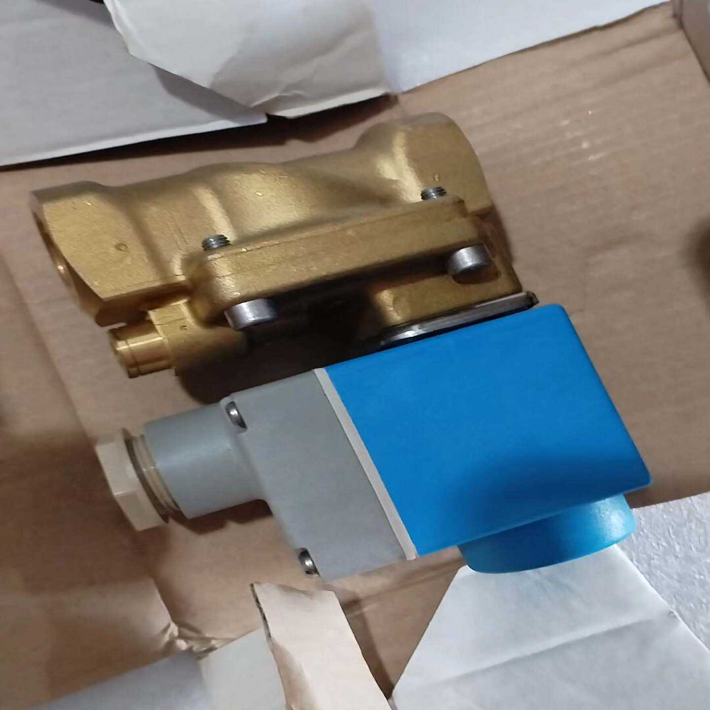 丹佛斯电磁阀EVR6，全新原装，铜质阀体，蓝色外壳，型号01--议价