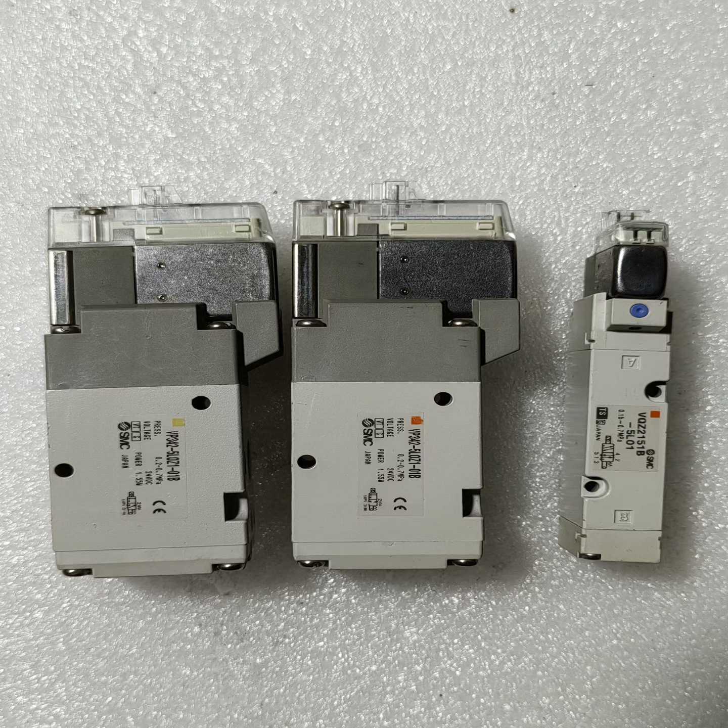 SMC电磁阀VP342-5L0Z1-01B两个，VQZ215-议价