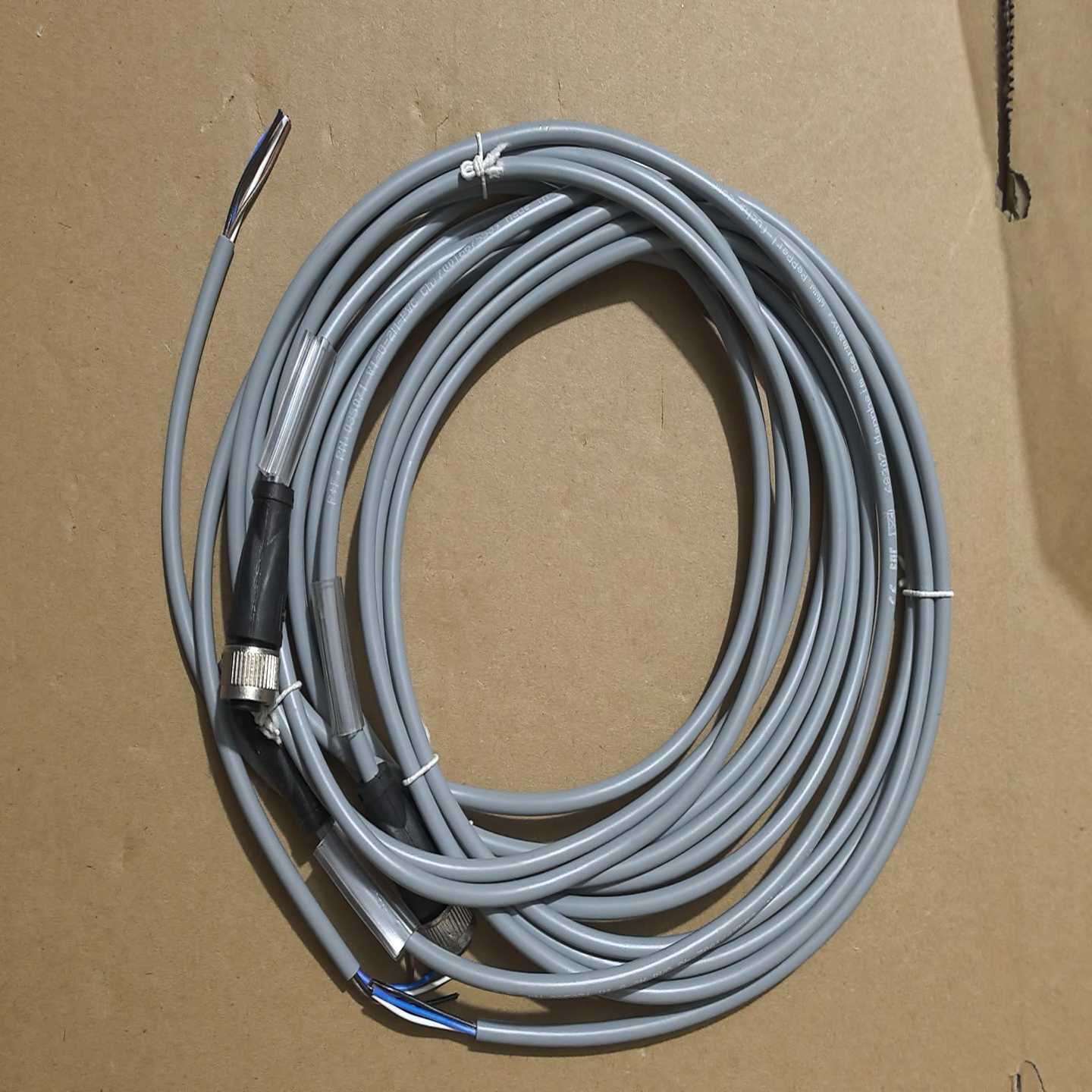 德国PF倍加福M12母头连接线V1-G-2M-PVC原询价