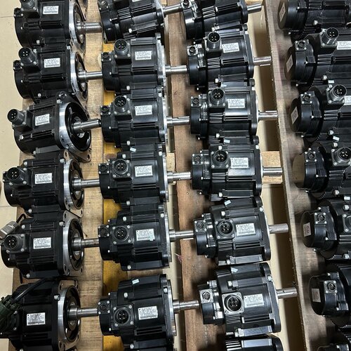议价Yaskawa Motor Sgmgv09Adc61 In Stock SecondH Normal Disml