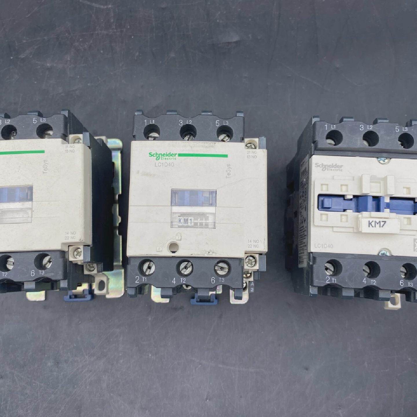 3 X schneider Elektrisch LC1 D40B Schtz LC1D40 - 实物图