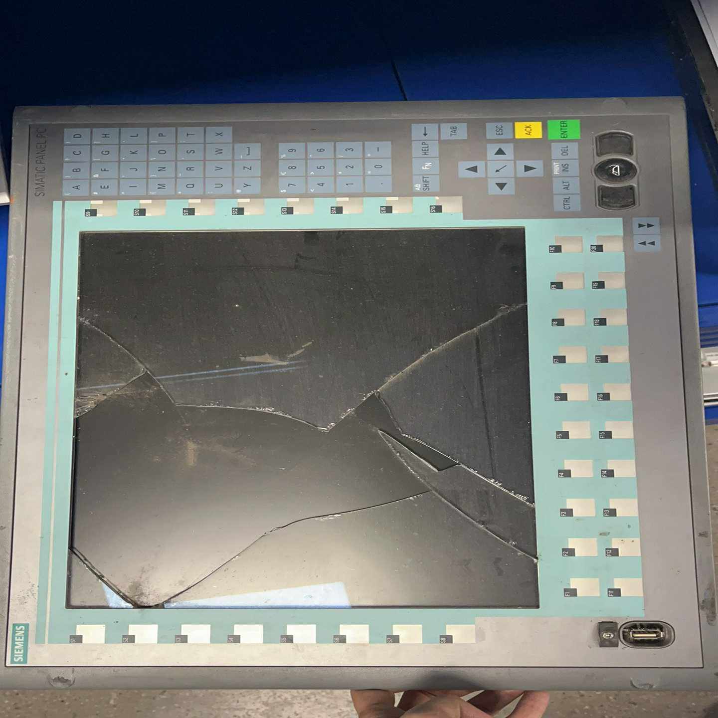 询价西门子工控屏专业维修测试平台齐全黑屏白屏主板问题