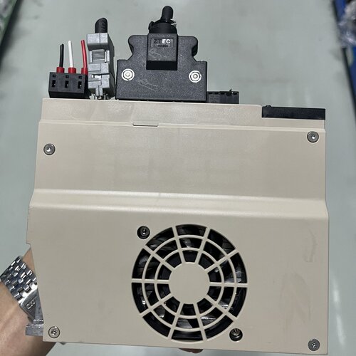 询价-禾川伺服驱动器SVX3EN040AA2400W功率