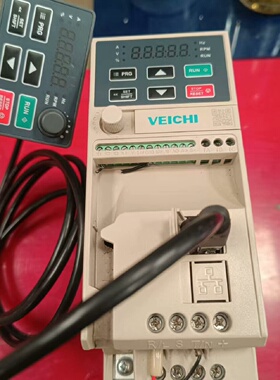 寻I伟创变频器AC10TS2R75GB