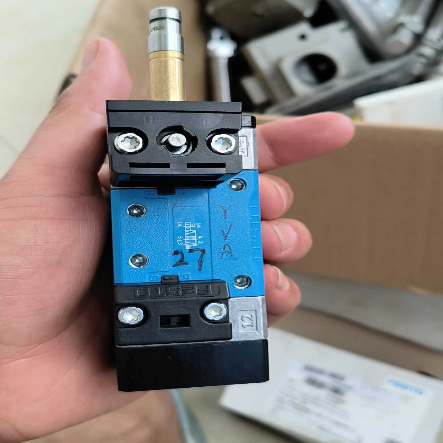 FESTO电磁阀MN1H-5/2-D-1-FR-C15--议价商品