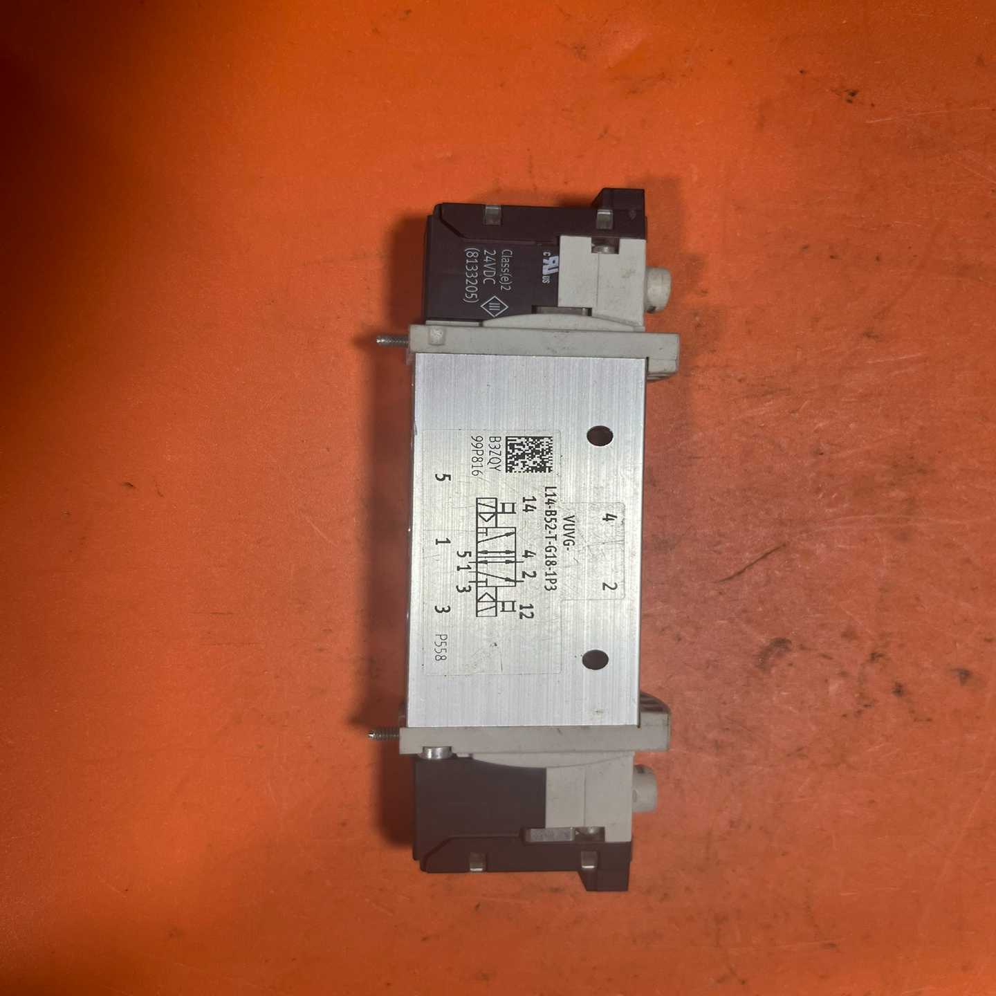 费斯托FESTO电磁阀VUVG-L14-B52-T-G18---议价商品