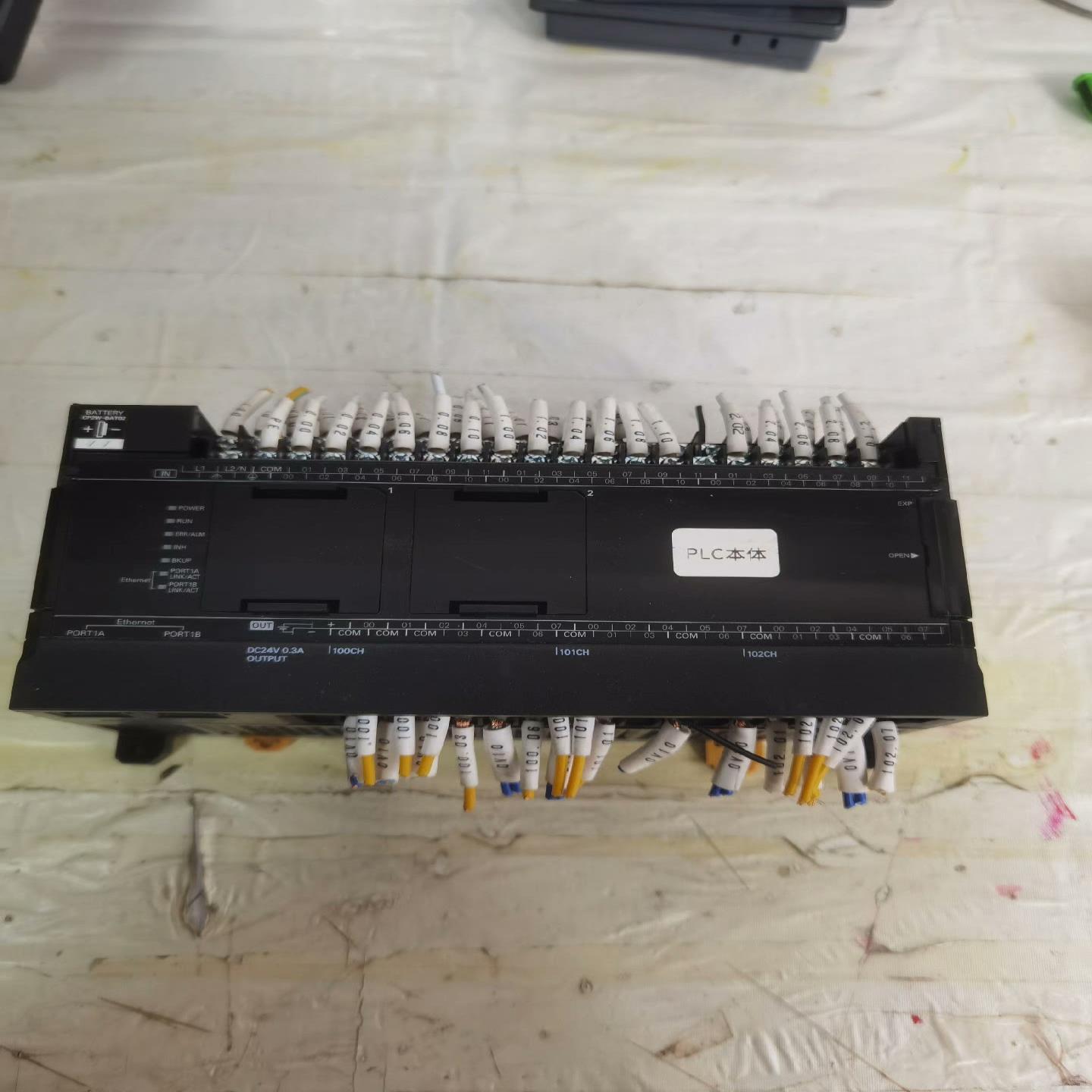 (工仔机械）PLC新款  CP2E-N60DT-A  1个，实物拍