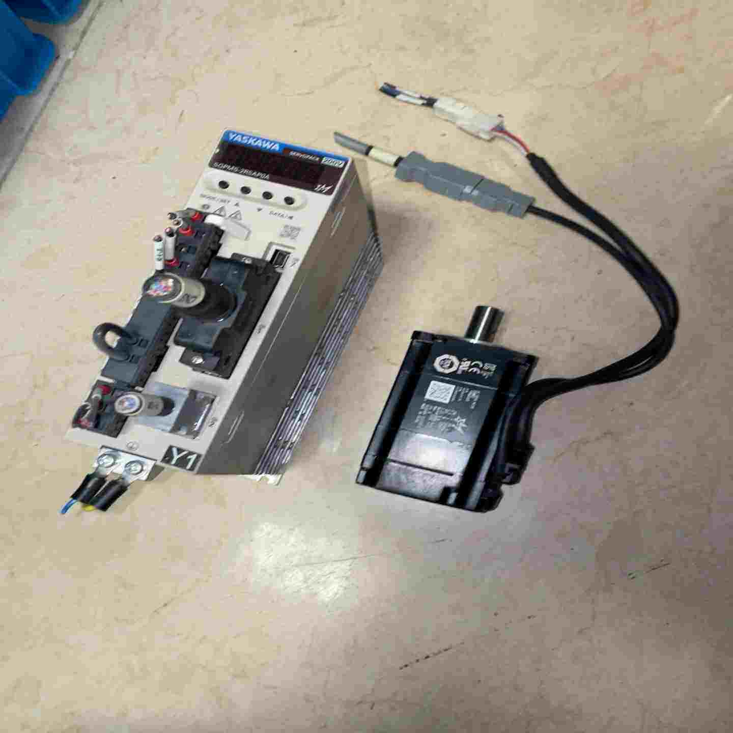 安川伺服SGPMS-2R5AP0ASGMMS-04ADC6--议价商品