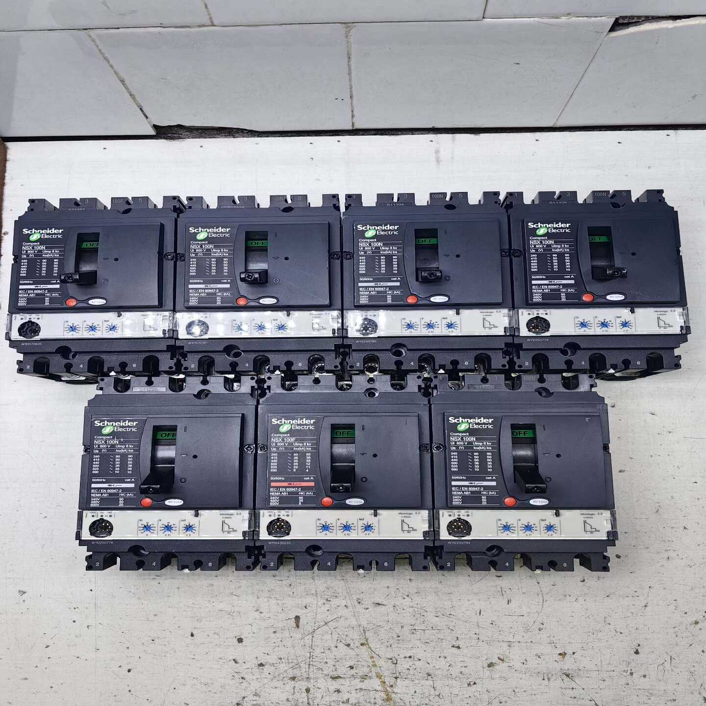 九五新施耐德NSX100N40/100安塑壳断路器--议价商品