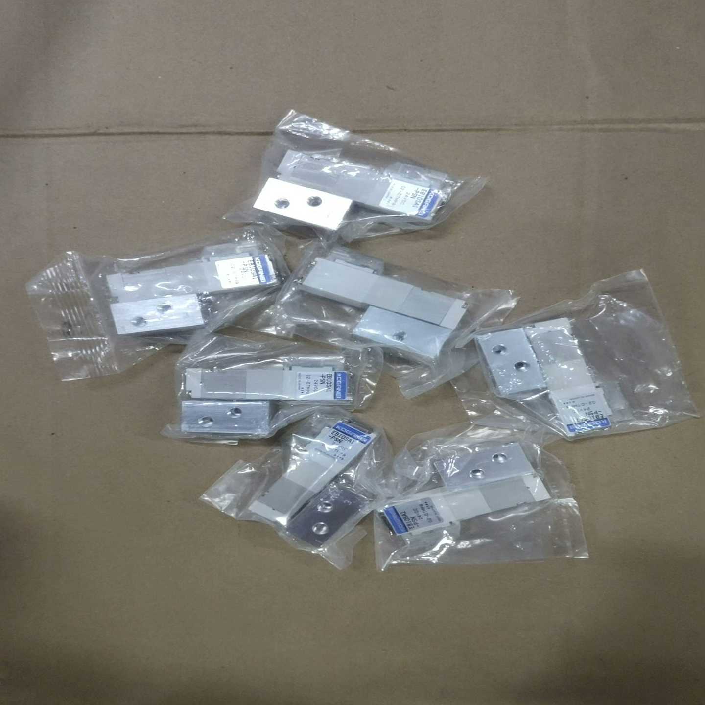 询价KOGANEI电磁阀EB10SA1-PSN，全新未开封，现有议价