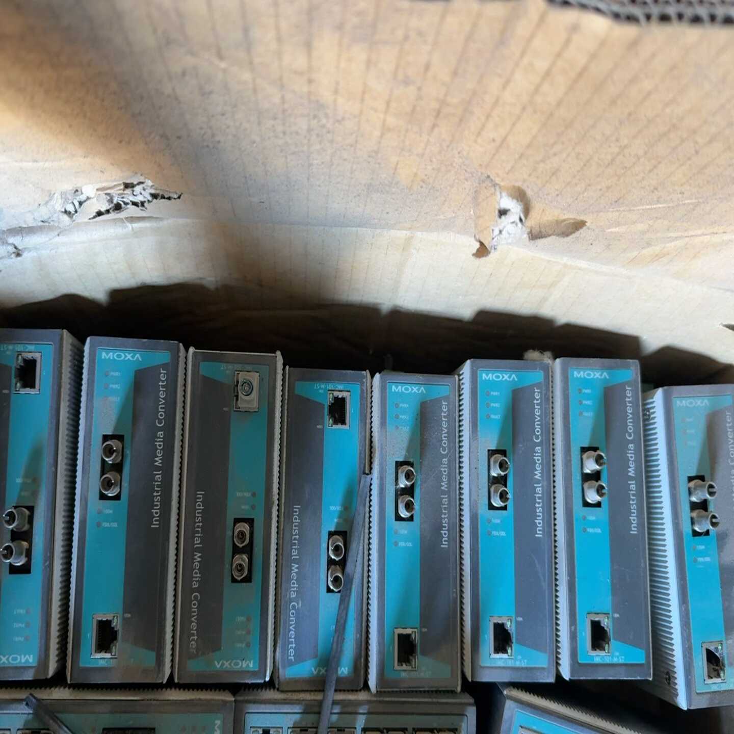 MOXA台湾摩莎IMC-101-M-ST以太网交换机--议价商品