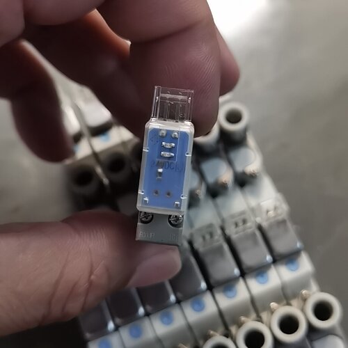 SMC电磁阀SY3135MOUC6Q24V多个