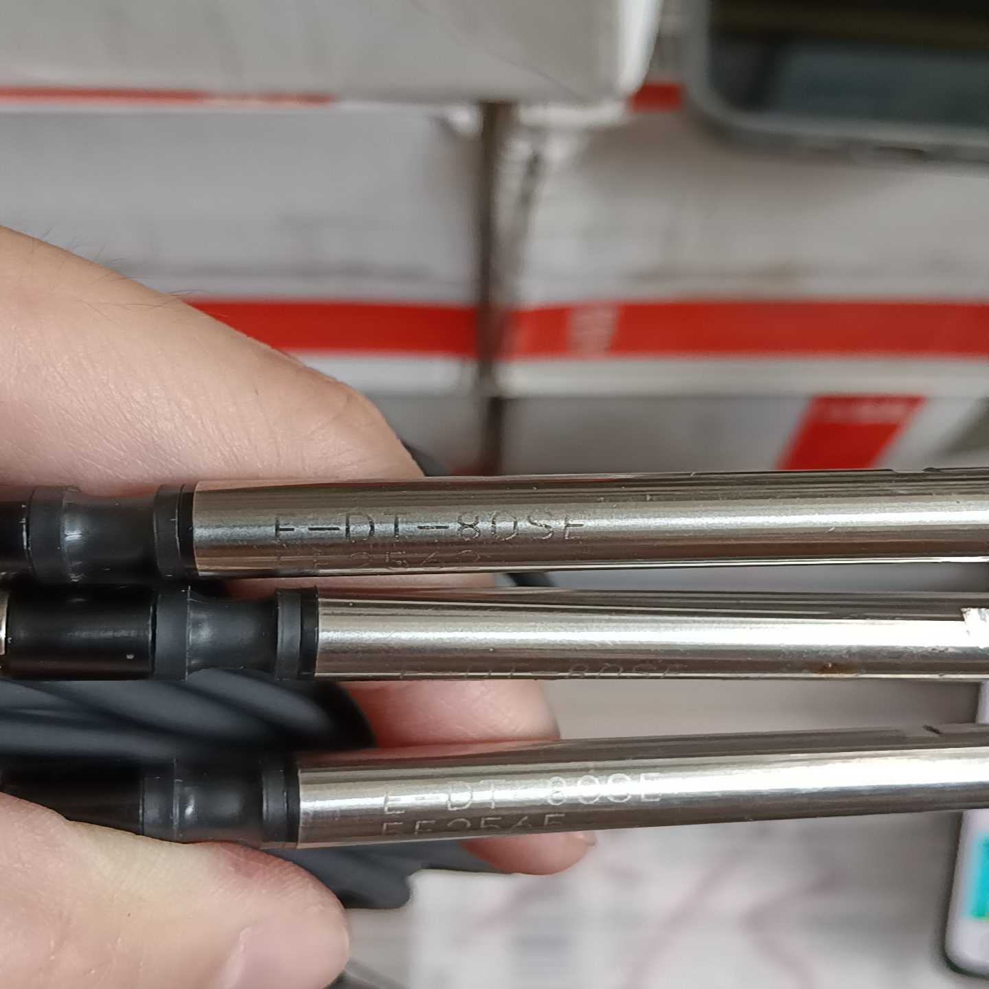 （请询价）E-DT-80SE传感器，带黑色连接线。型号E-DT-80S