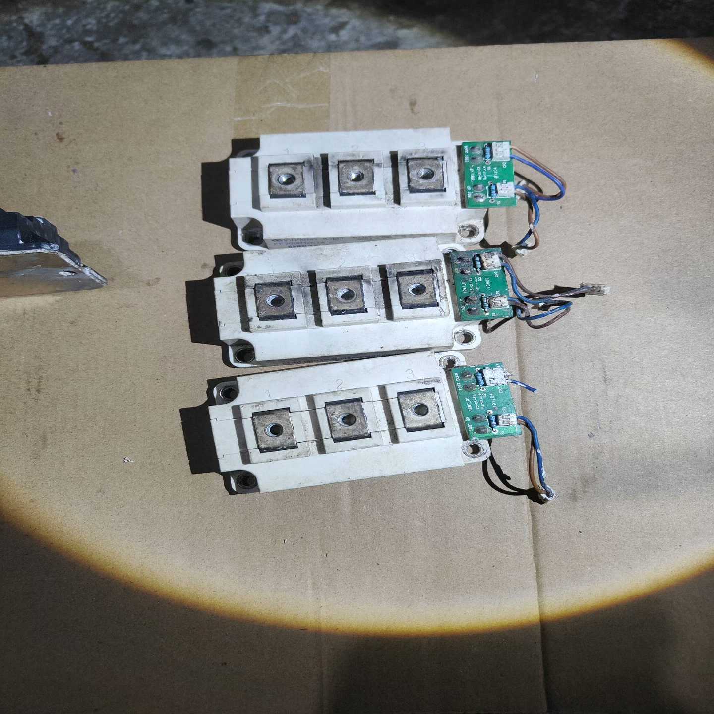 询价-英飞凌模块FF200R12KT4,成色如图,功能正常,