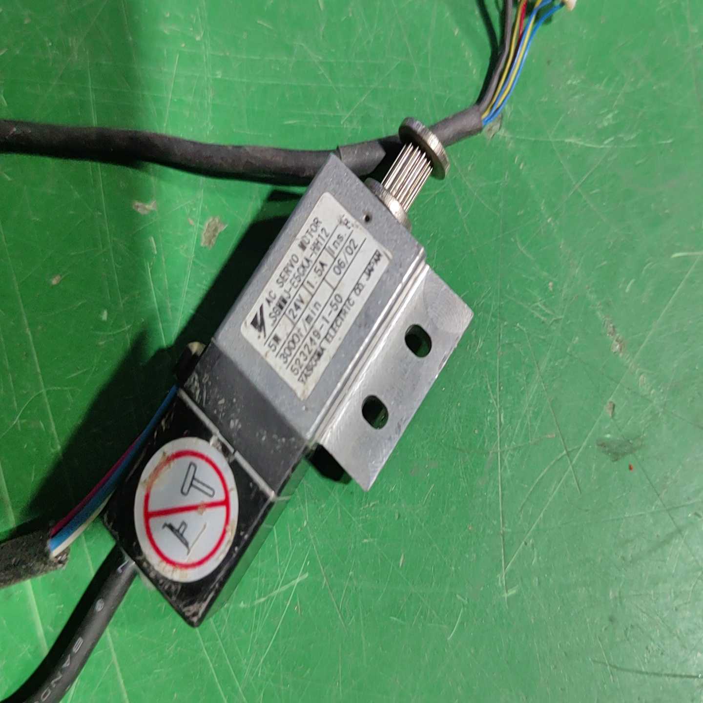 安川伺服电机SGMMJ-E5CKA-HH12！5W功率，24--议价商品
