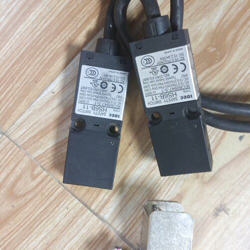 寻IIDEC和泉安全开关HS6B11