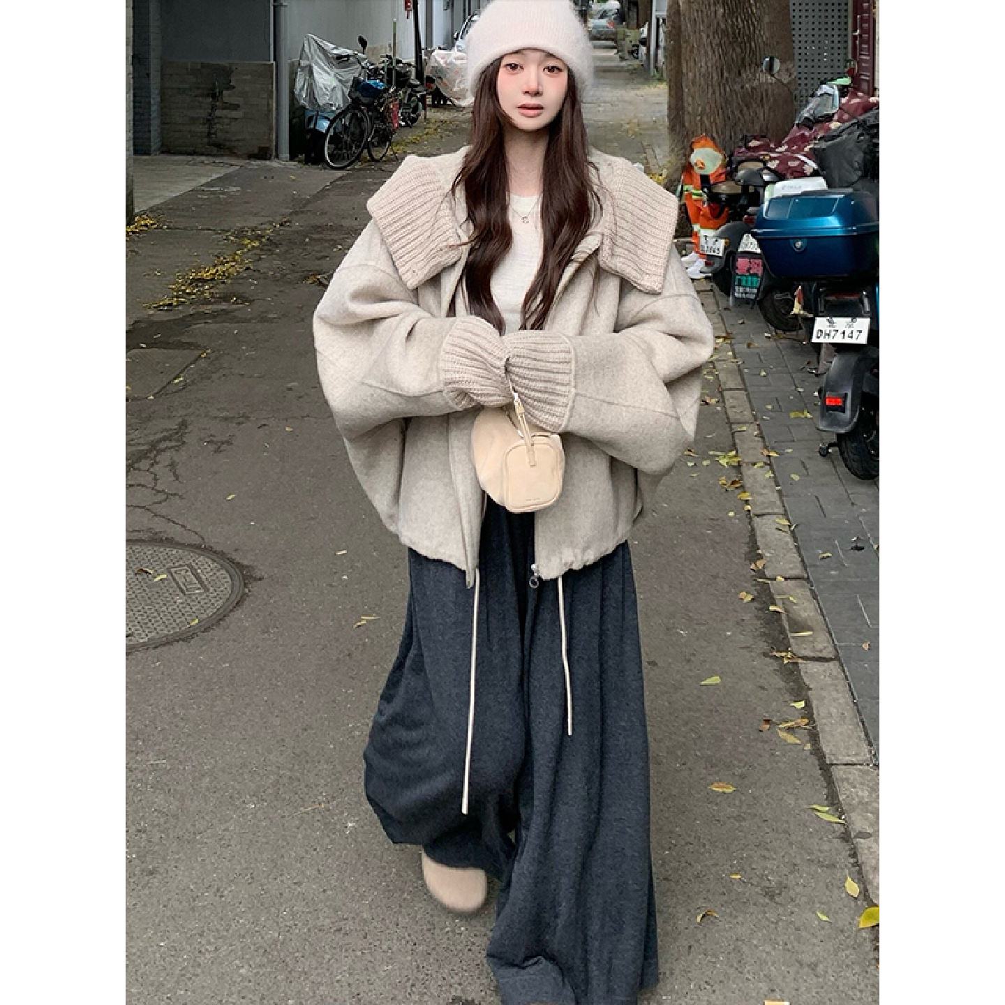 秋冬独特漂亮超火今年流行百搭毛呢短外套女宽松休闲老钱风大衣潮