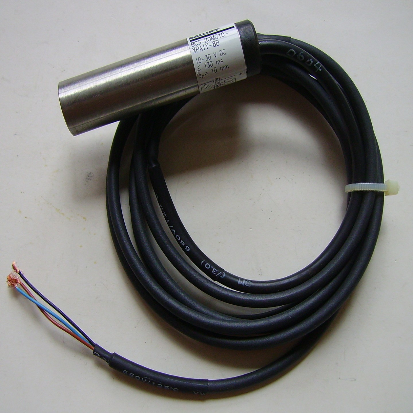 售前询价BALLUFF电容接近开关 BCS 20MG10-XPA1Y-8B