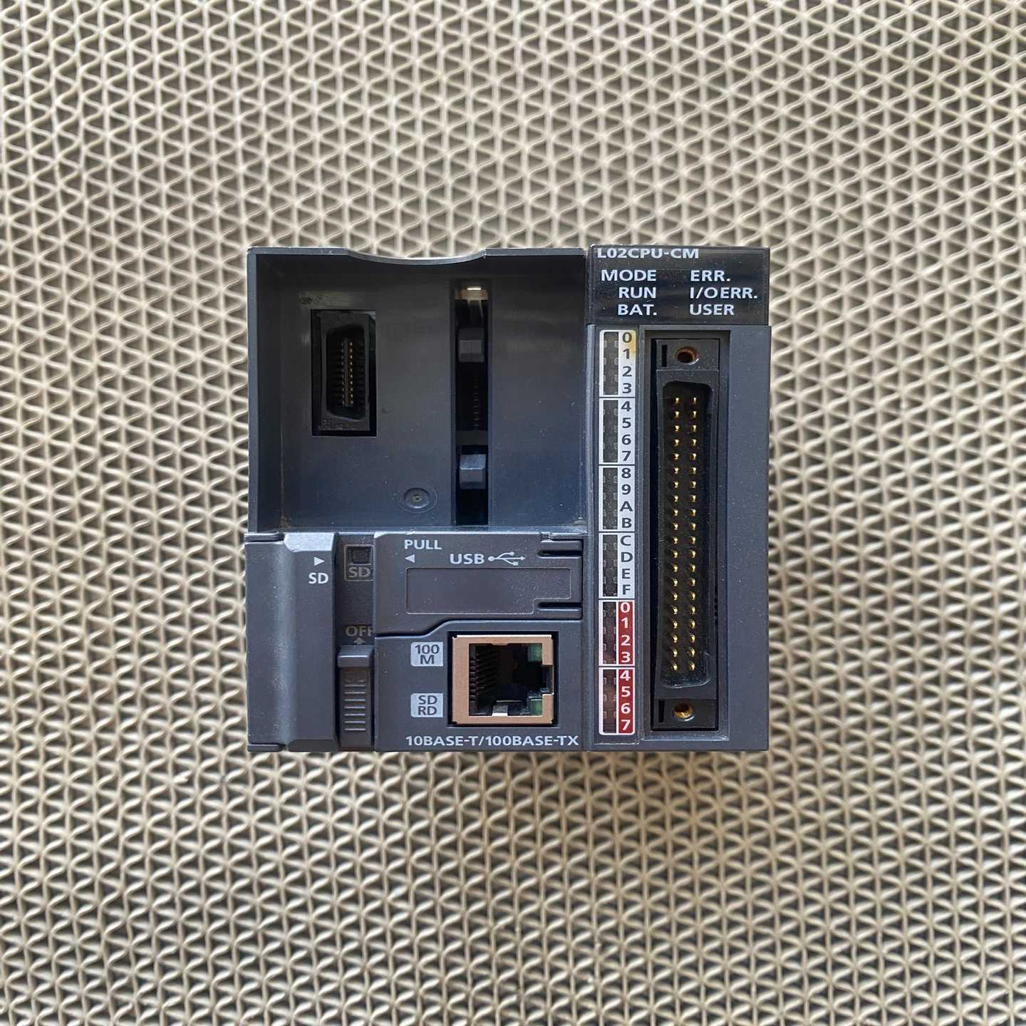 三菱模块L02CPU-CM，成色如图，实物拍摄，功能包好。标【鑫
