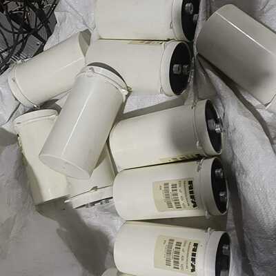 伟肯变频器电容PEH200OV433CMUV-M63询价