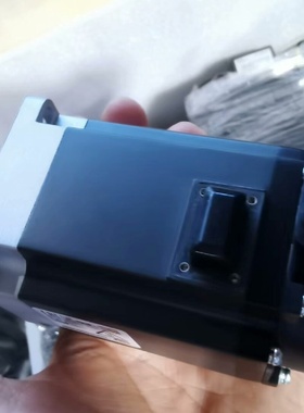 三菱MRJE40CHGKN43JS100伺服400