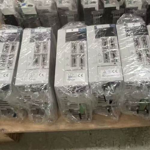 议价Mitsubishi J2s 400W Servo Motor Is In Good Condition The