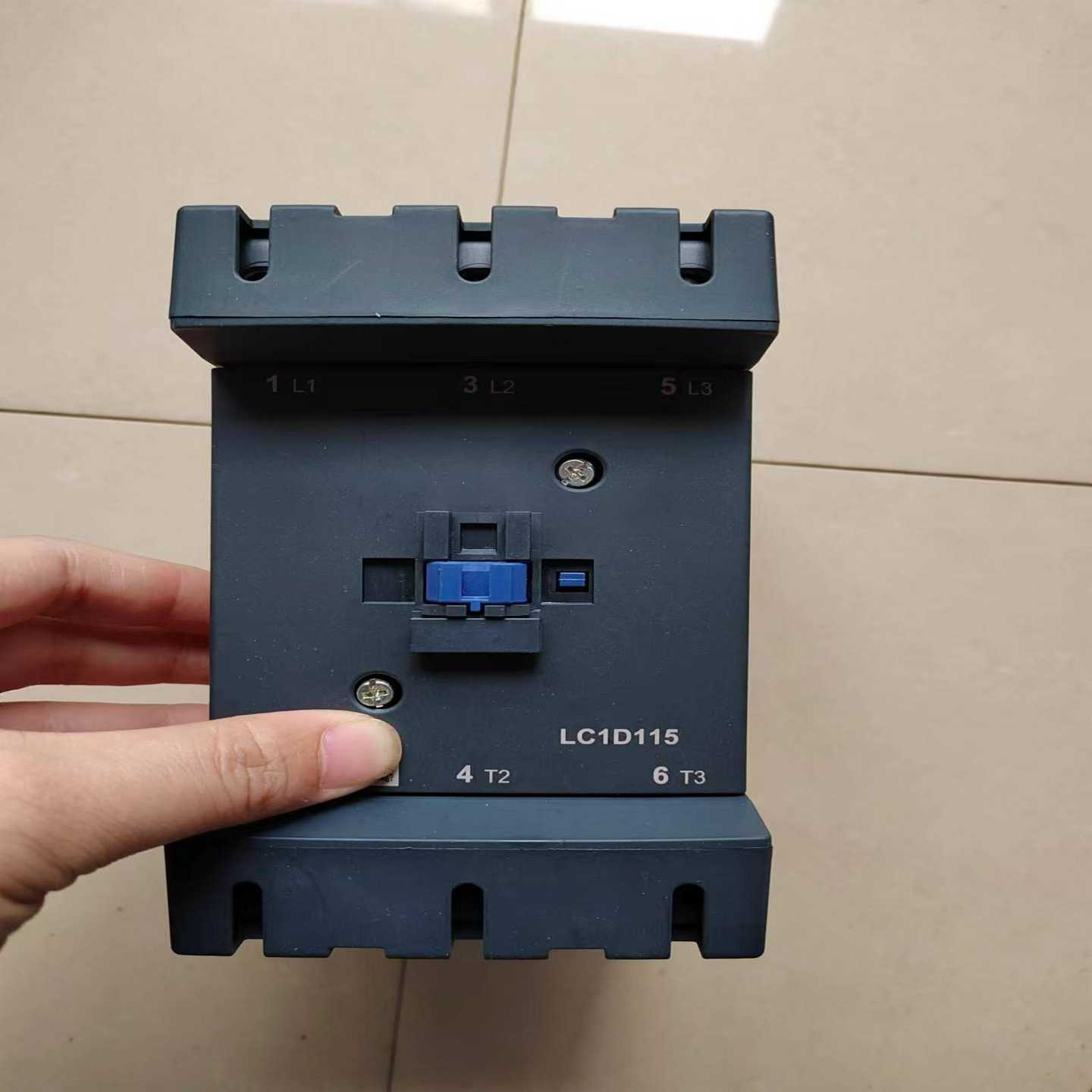 施耐德LC1D115M7C电压220最新款正面带--议价商品