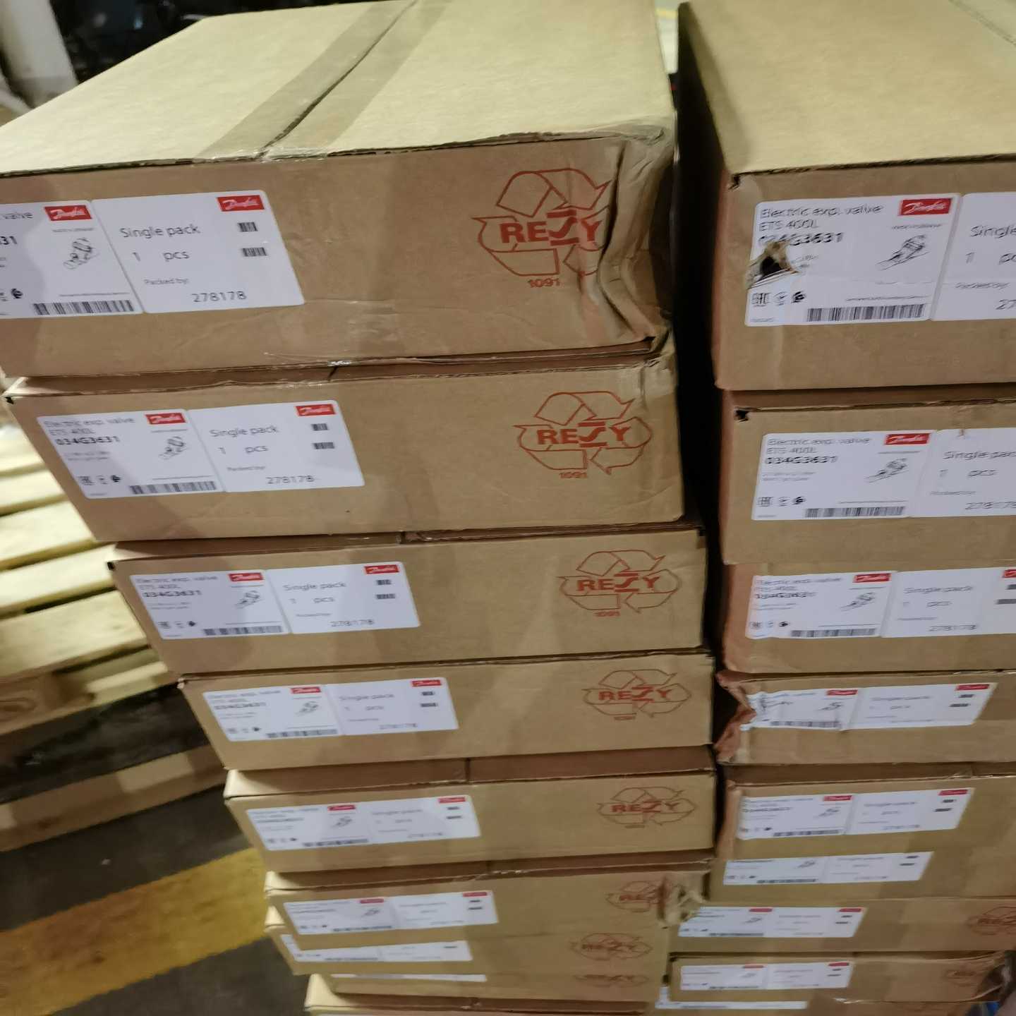 咨询-丹佛斯ETS400L电子膨胀阀，型号034G3631，单