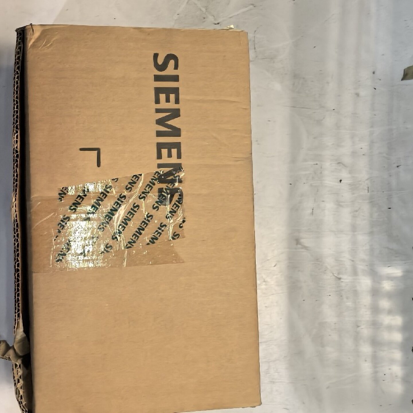 西门子6SL32030BE220VA0外壳能当好砸伤了议拍前询价