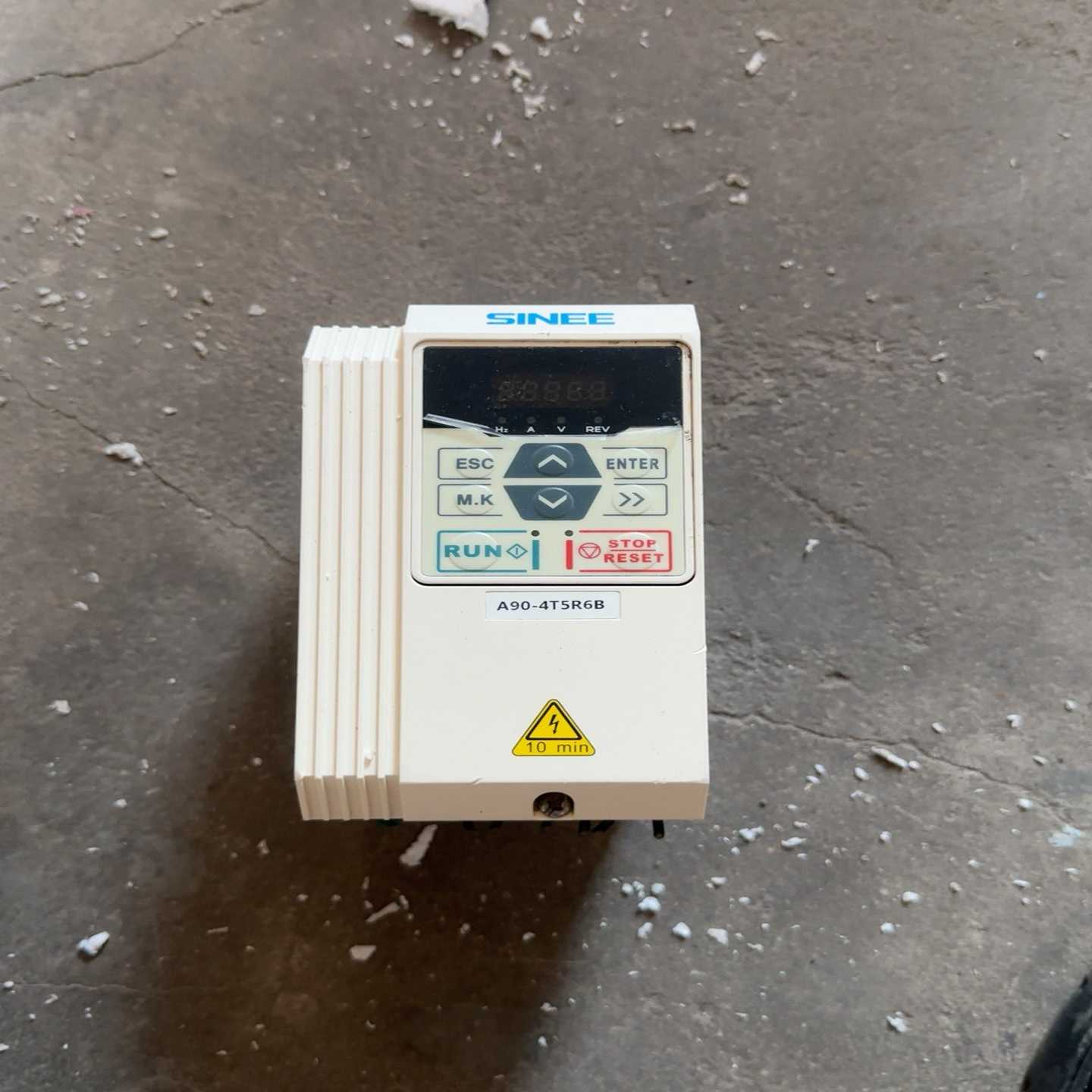 正弦变频器2.2KW380vA90-4T5R6B询价