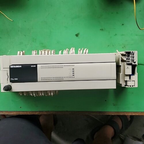 正品三菱PLC。型号:FX3U-80MR/ES-AFX2N-议价