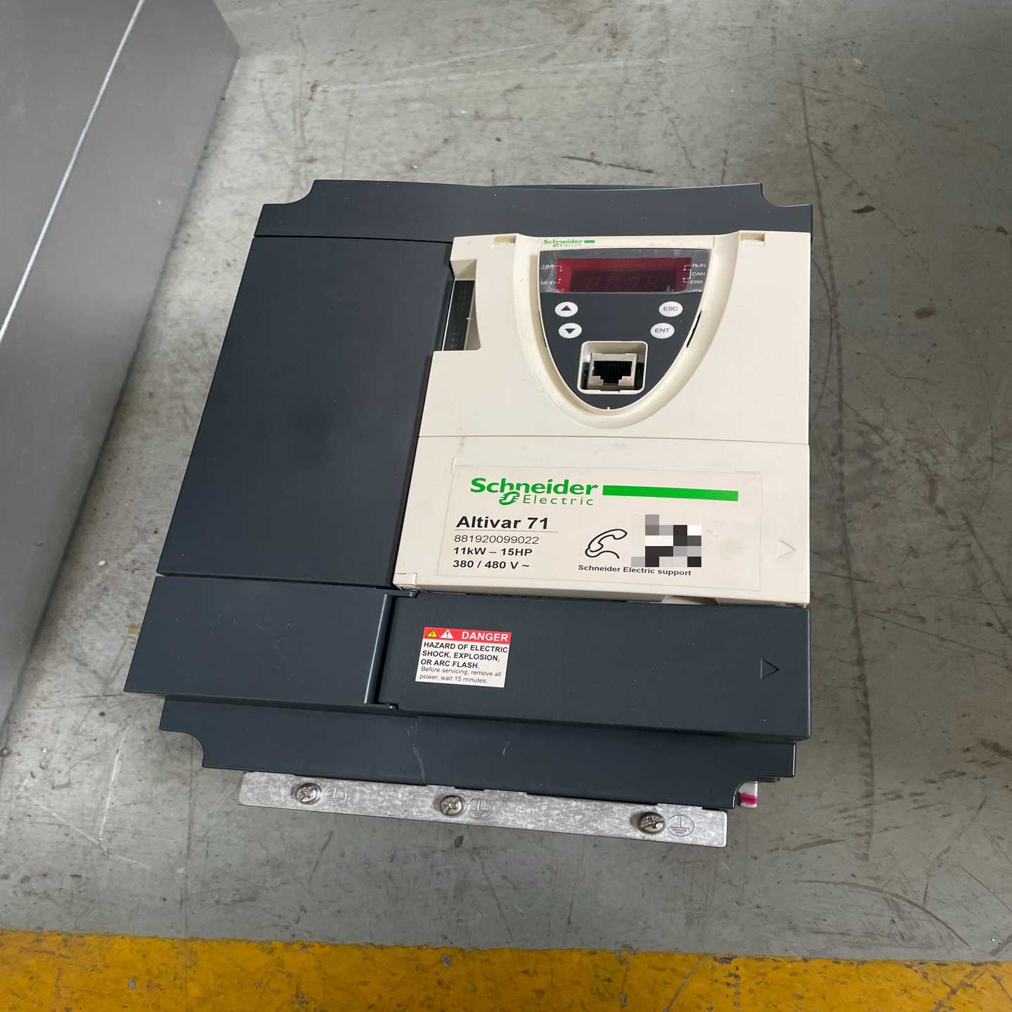 施耐德变频器ATV71HD11N4Z 成色很漂亮11KW 3一议价商品