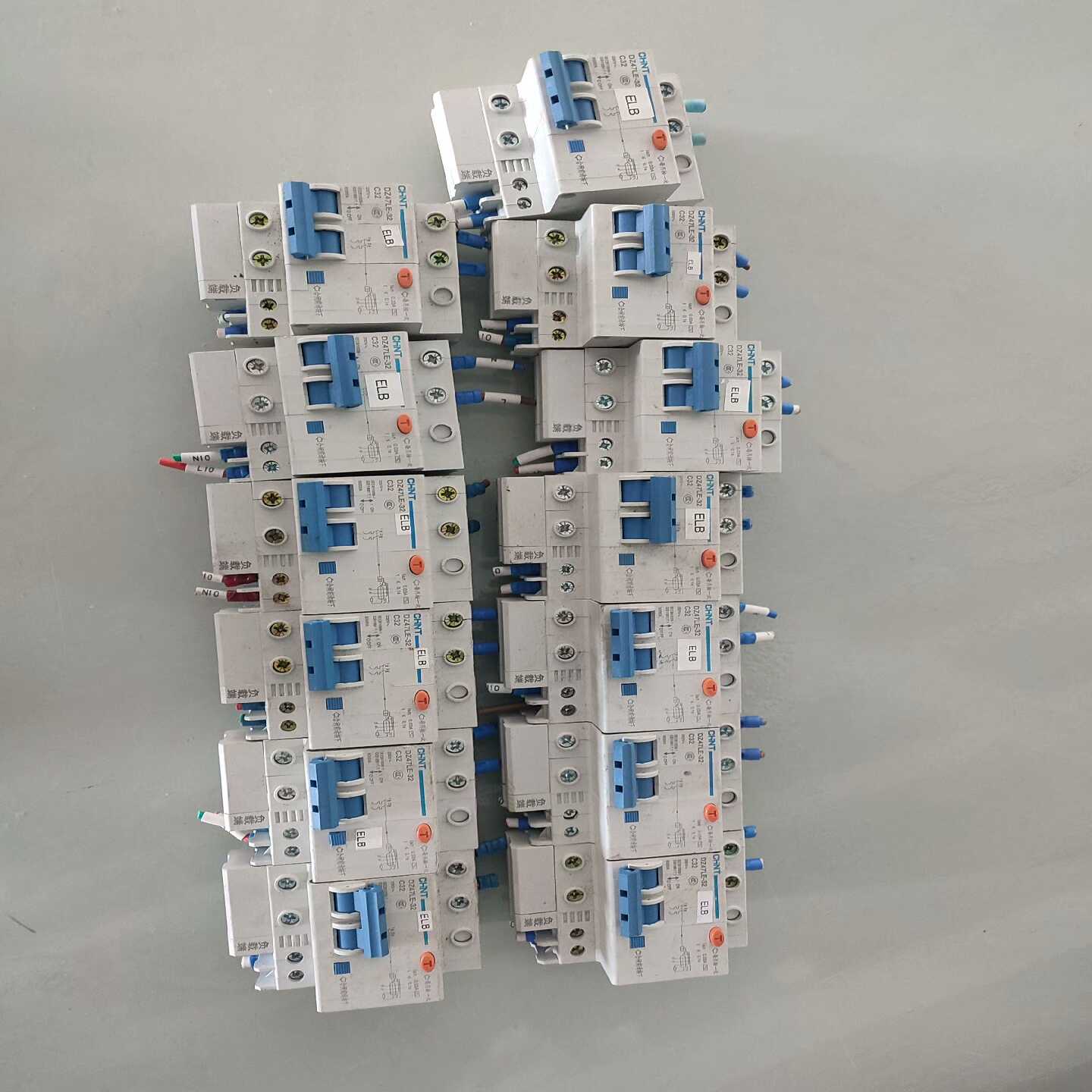 议价DZ47LE-32型大电流漏电保护器80A100A125A大