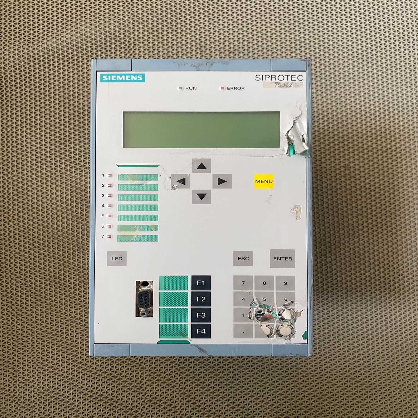 询价西门子继电保护装置7SJ6225-5EB20-3FG1/EE