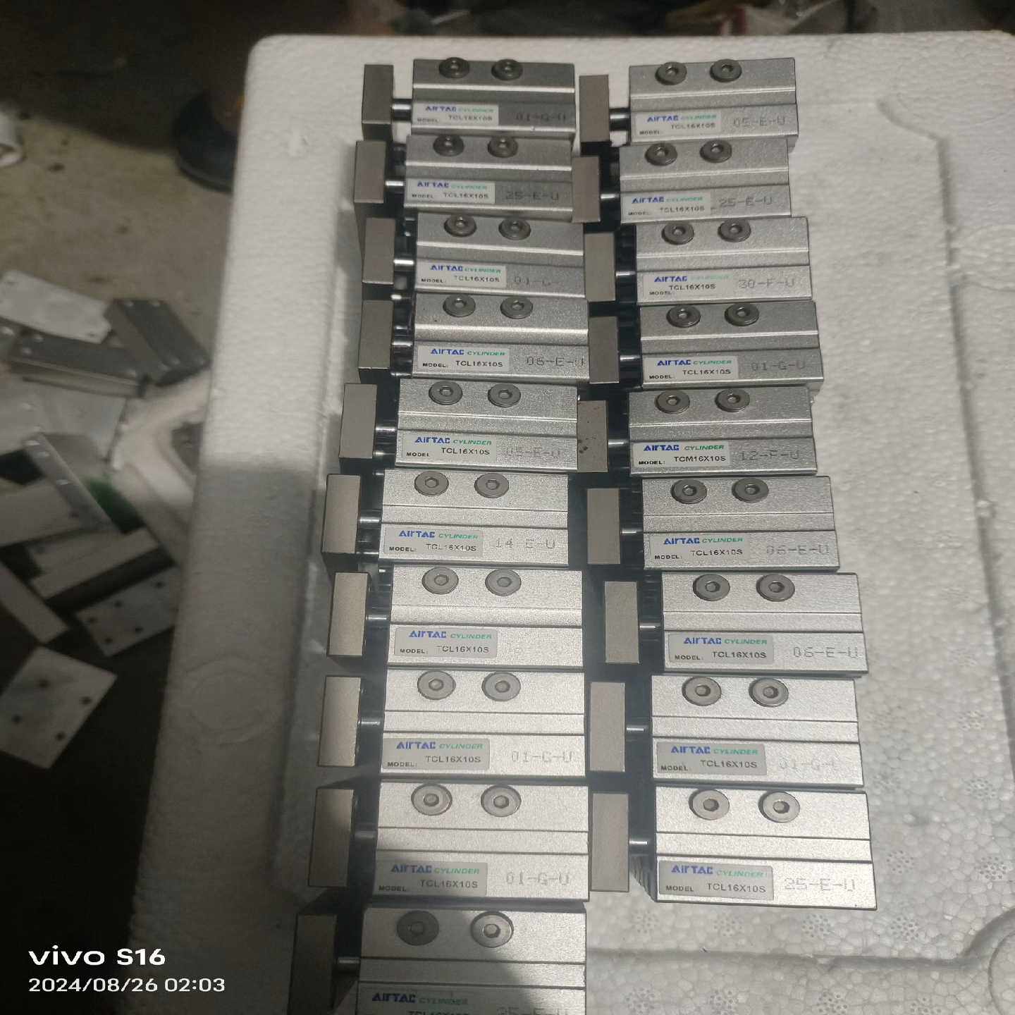 AirTac/亚德客TCL16X10S拆机气缸，成色如图--议价商品