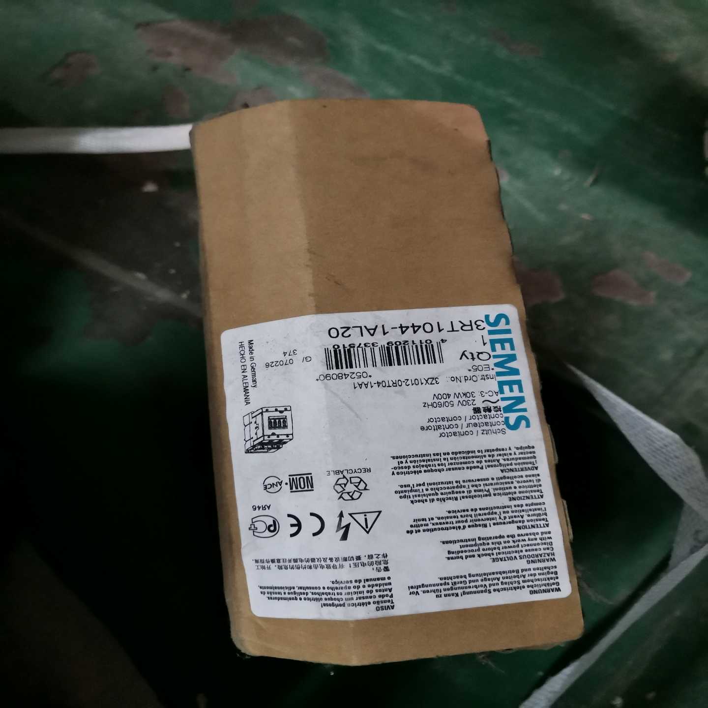 3rt1044-1al20,,1(10)  1~询价