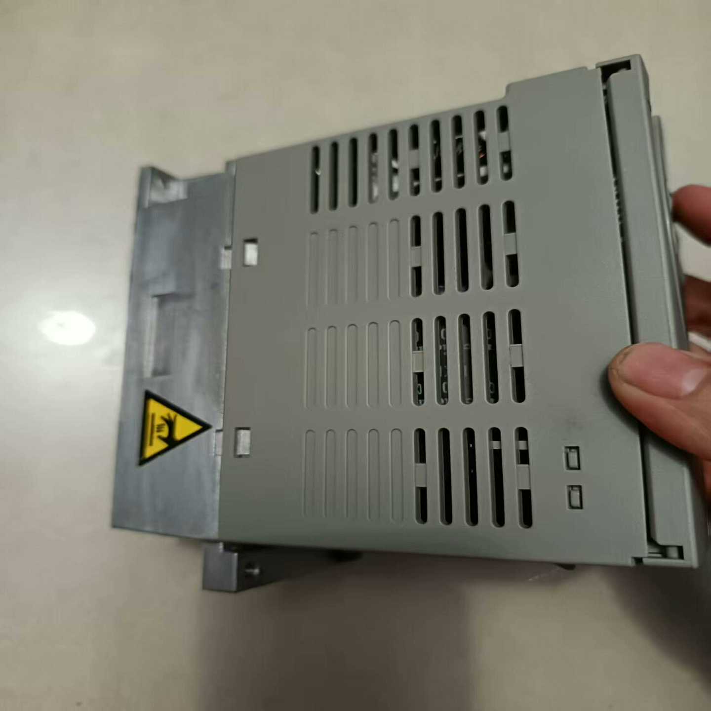 议价施耐德变频器型号：ATV31H037pM2，现货/维修